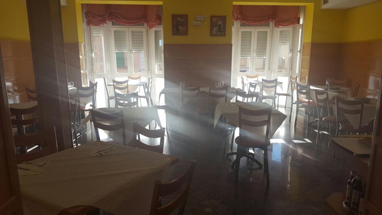 Hostal Restaurante San Juan Моліна-де-Араґон Екстер'єр фото